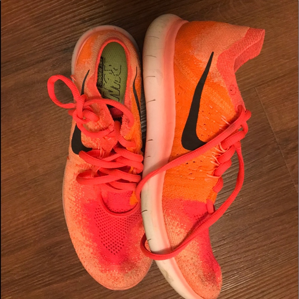 NIKE FREE RUNS - Picture 2 of 2